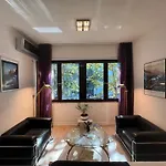 Lovely Center Apartament Tirana
