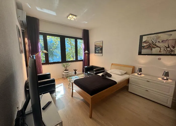 Lovely Center Apartament Tirana